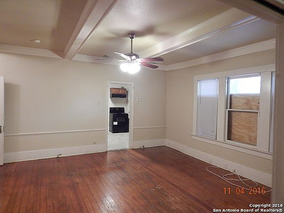 5th image of 800 W Russell Pl