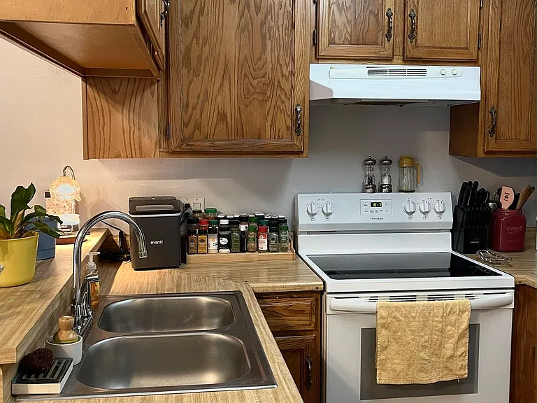 8813 W Floyd Ave — Photo 7