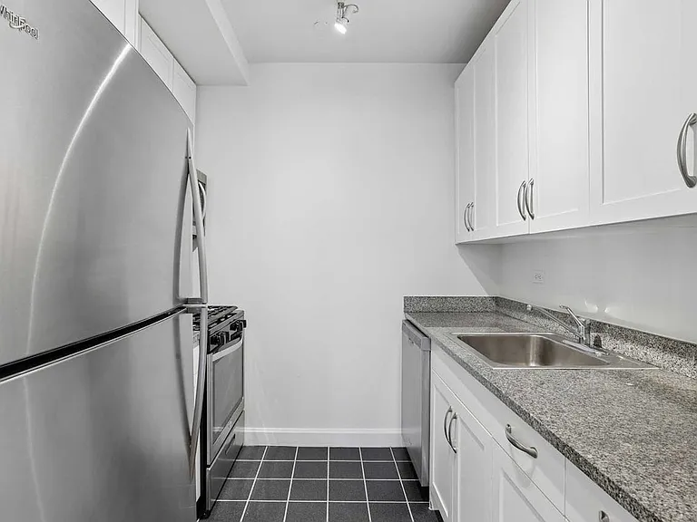 360 W 43rd St #S4D — Photo 7