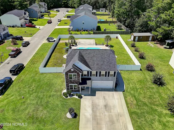 225 Fort Charles Drive NW, Supply, NC 28462