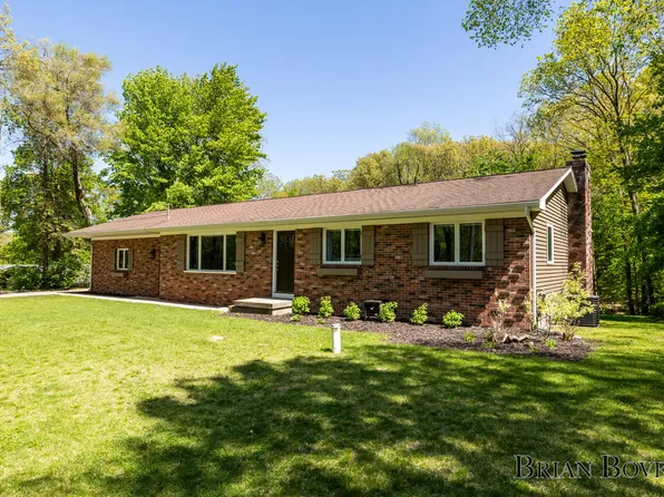 140 Carl Dr NE, Ada, MI 49301