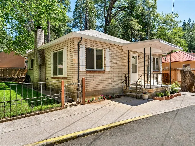 Gleaves Ave — Photo 3