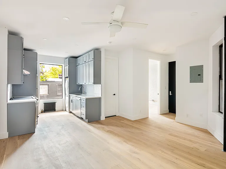 78 Christopher St #7 — Photo 2