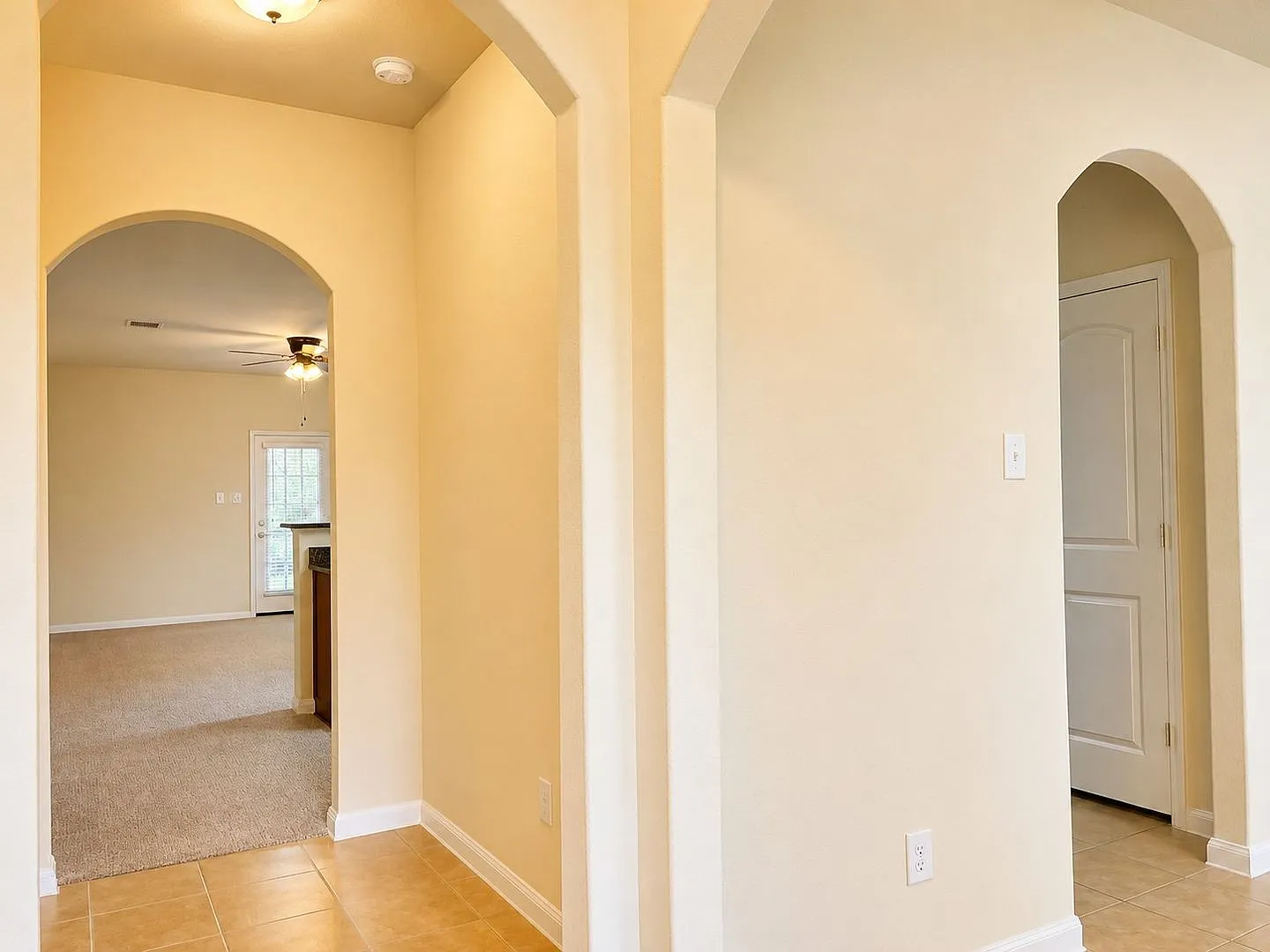 For Lease Move-In Special APPLY by 07/31 | 3 Bed, 2 Bath | 1,604 Sq Ft | Chase Run Community | — Photo 4