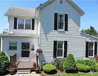 108 W Pitt St photo 1