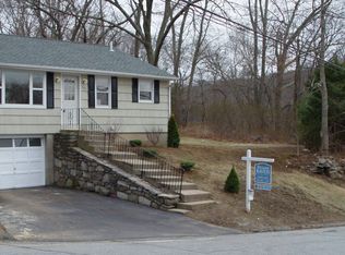 237 Crystal Lake Rd, Groton, CT 06340