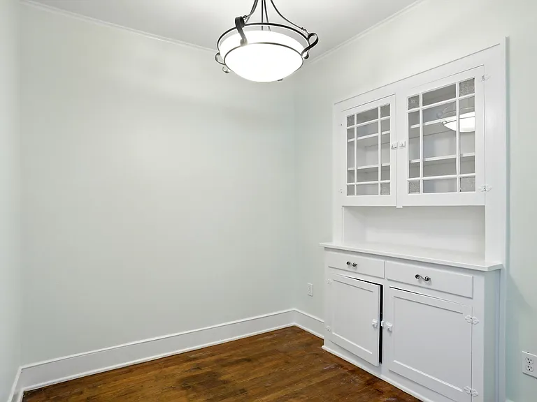 1806 Clover Ln — Photo 9
