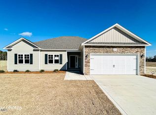 804 Cam Rose Ct, Richlands, NC 28574