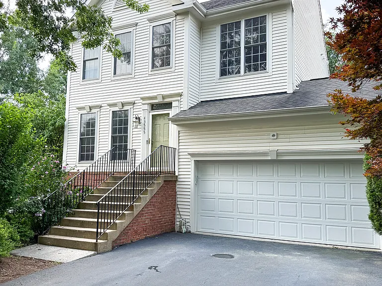 43555 Hyland Hills St — Photo 2