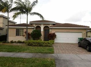 953 NW 204th St, Miami, FL 33169