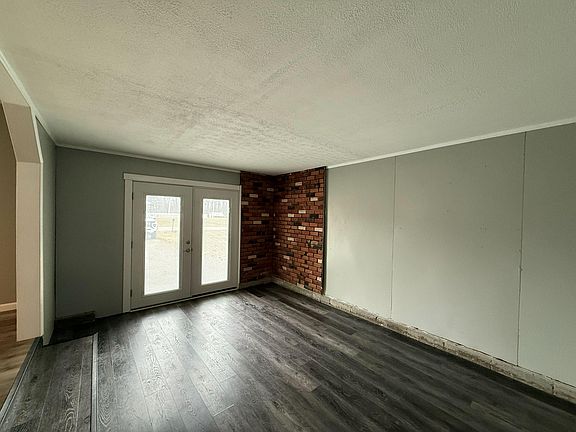 4th image of 4641 Christine St