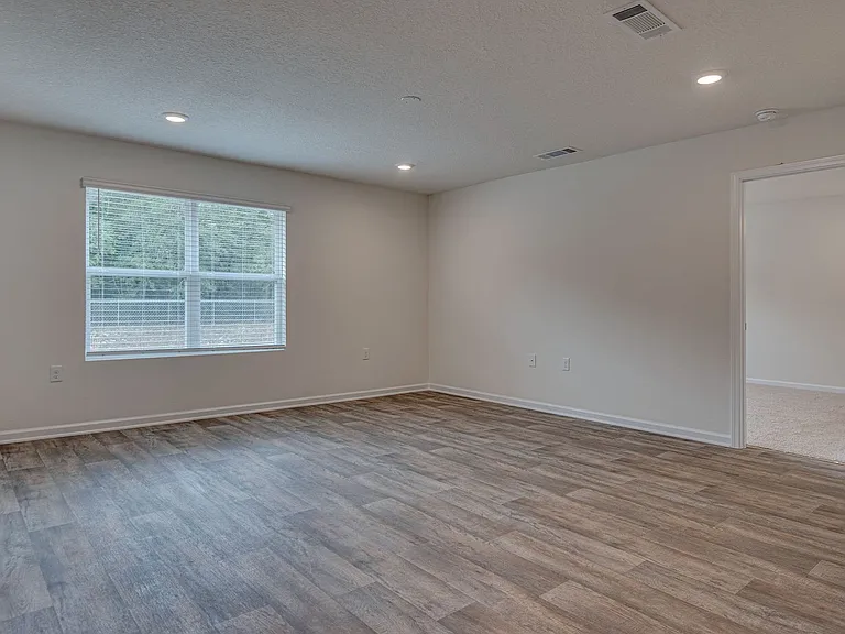 6401 Churchill Cir — Photo 9