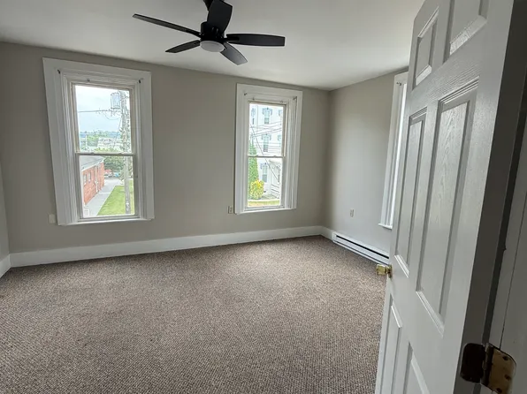 326 Hellam St APT 2F, Wrightsville, PA 17368