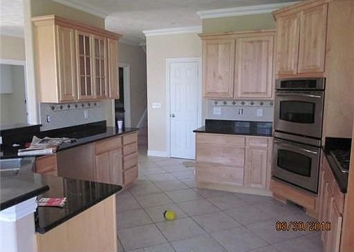 4th image of 1600 Cicero Ct