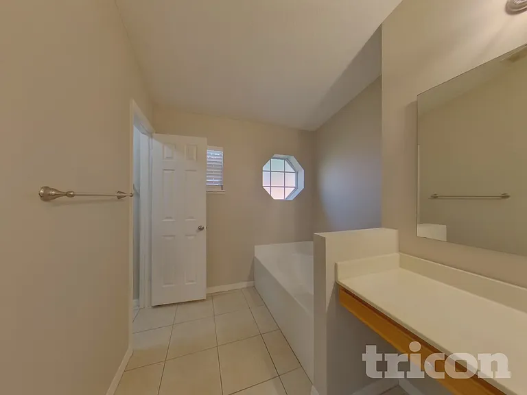 1120 Imperial Eagle St — Photo 8