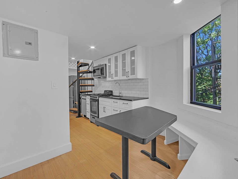 1st image of 163 Stanton St APT 15
