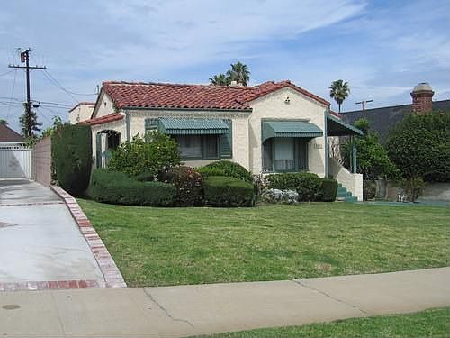 1st image of 3520 Knoll Crest Ave