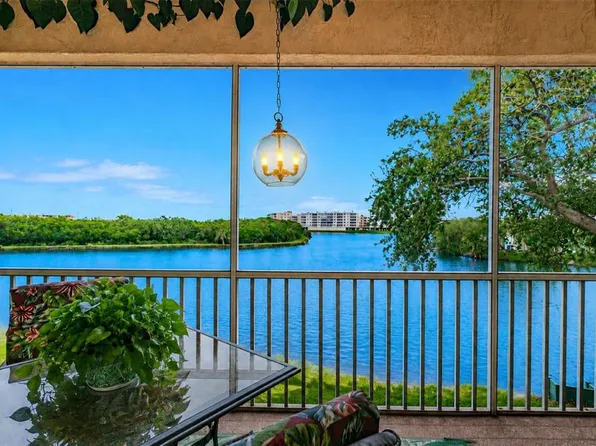 6363 99th Way N APT 12I, Seminole, FL 33708