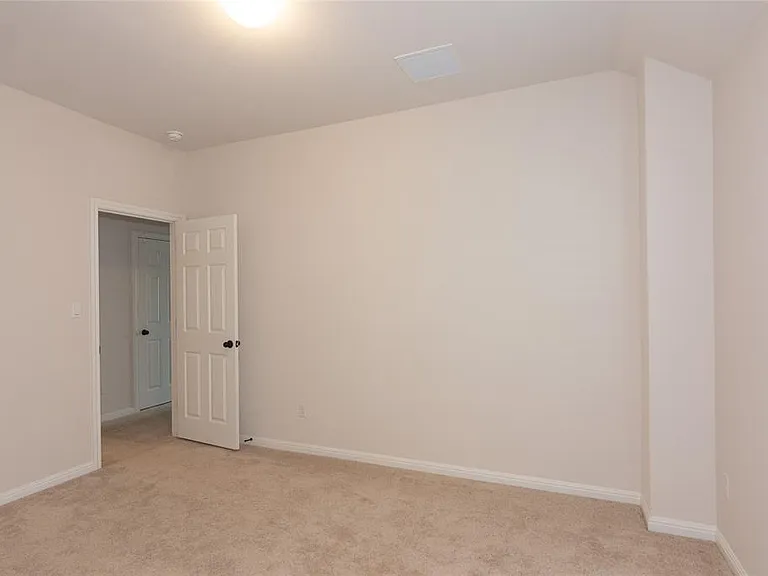 2500 Roosevelt Rd — Photo 12