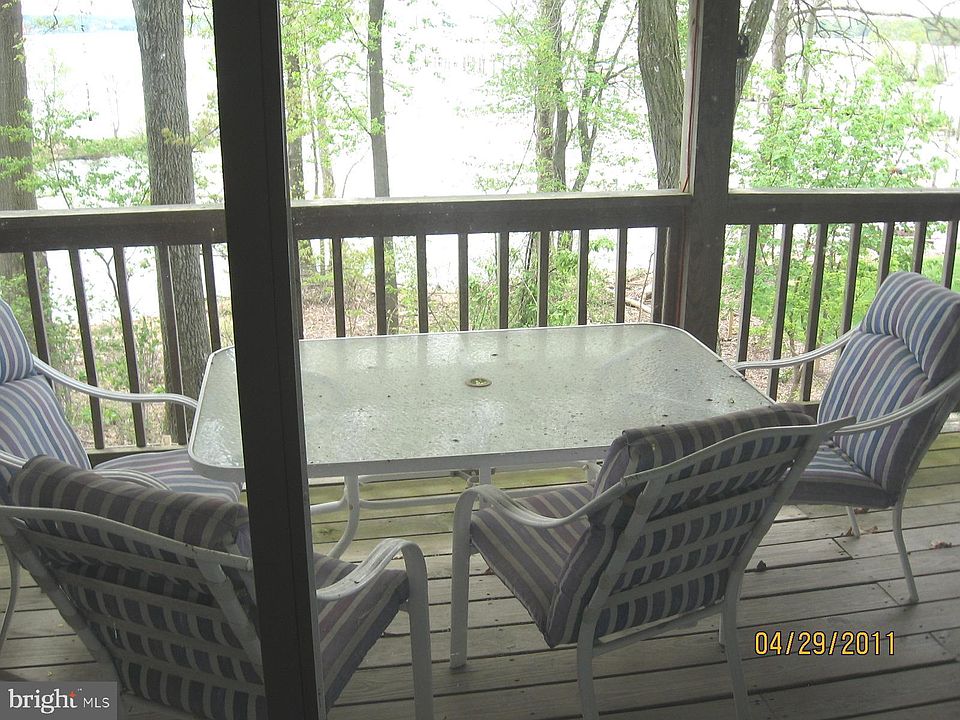 2nd image of 31 NE Isle Dr #64B