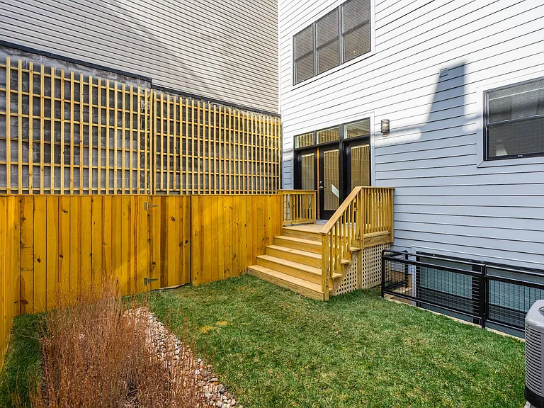 730 Columbia Rd NW #1 — Photo 11
