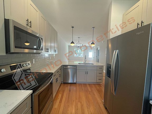 5th image of 616 Rush St