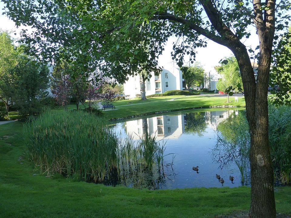 1st image of 1060 E Quail Dr