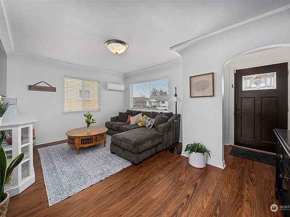 4th image of 7021 S Alder Street
