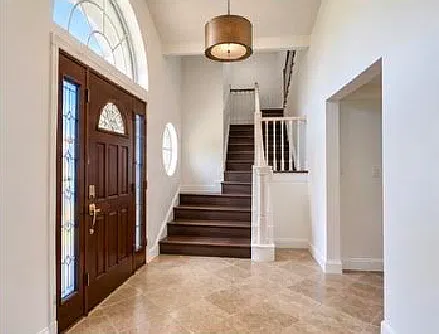 3 bed, 2.5 bath, 2038 sqft, $2,450 — Photo 3