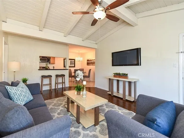 1345 Cabrillo Park Dr — Photo 2