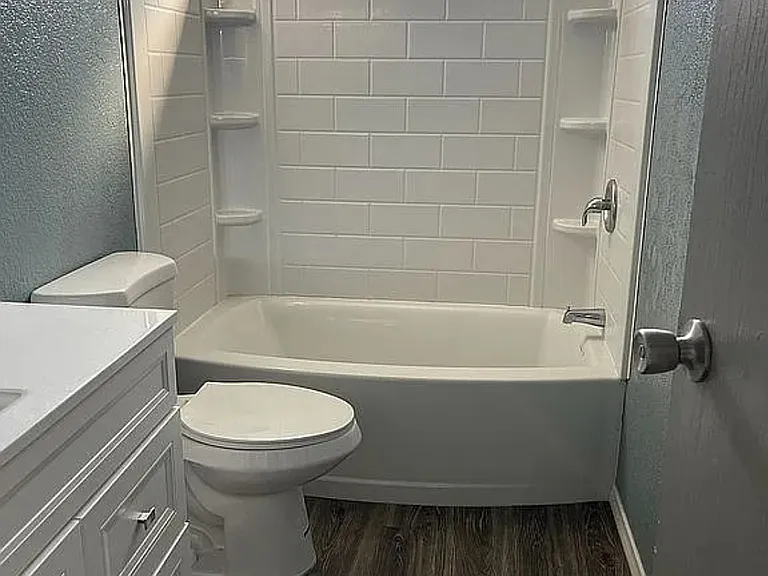 90 Thunderbird Ave — Photo 10