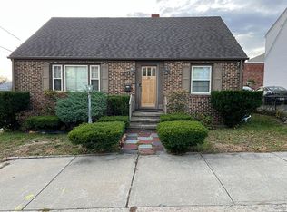 28 Commodore St, Providence, RI 02904