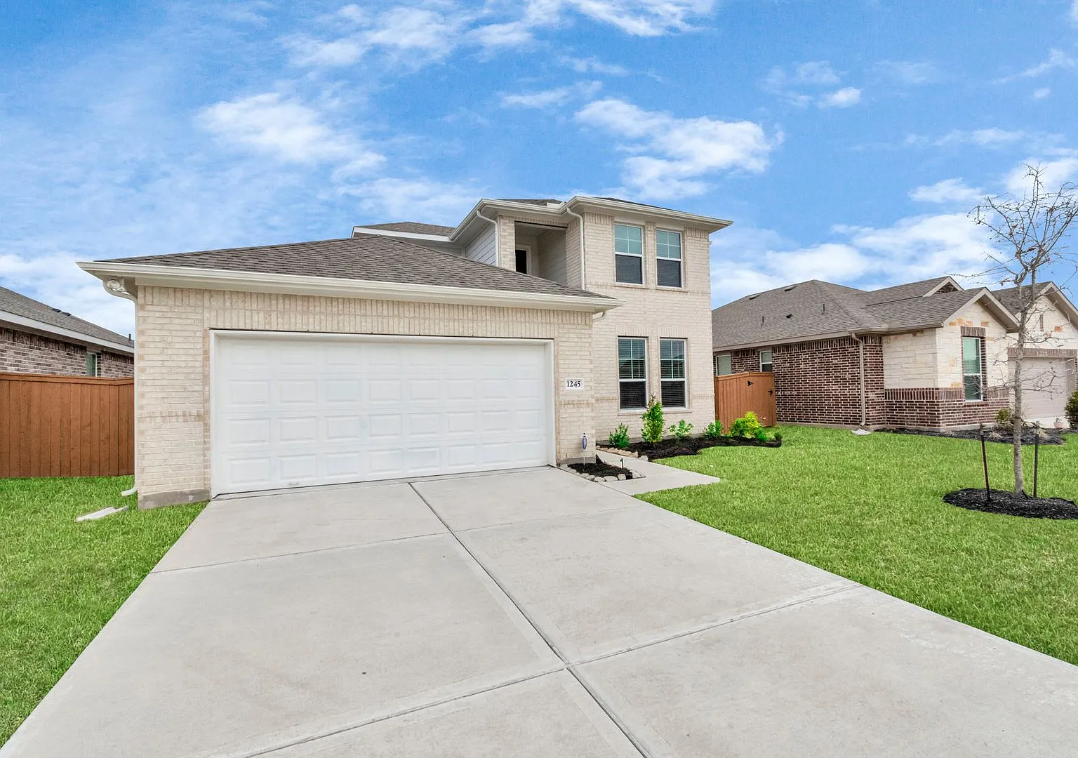 The Live Oak Where Comfort Meets Convenience with All-Inclusive Home Services — Photo 3