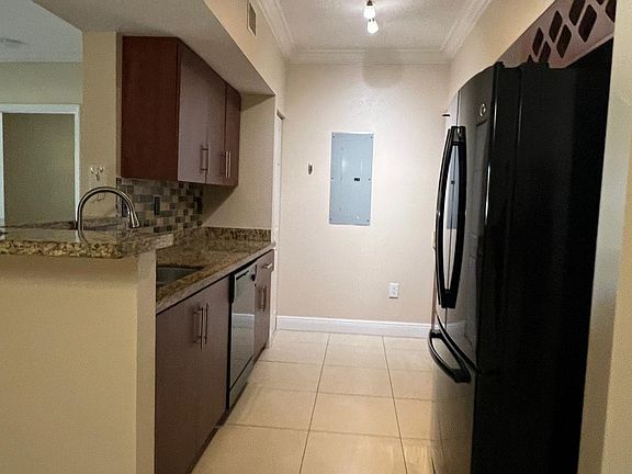3rd image of 231 SW 116th Ave #1