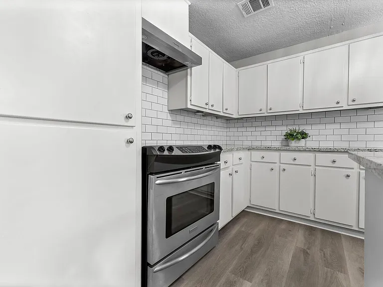 601 Dogwood Trl — Photo 27