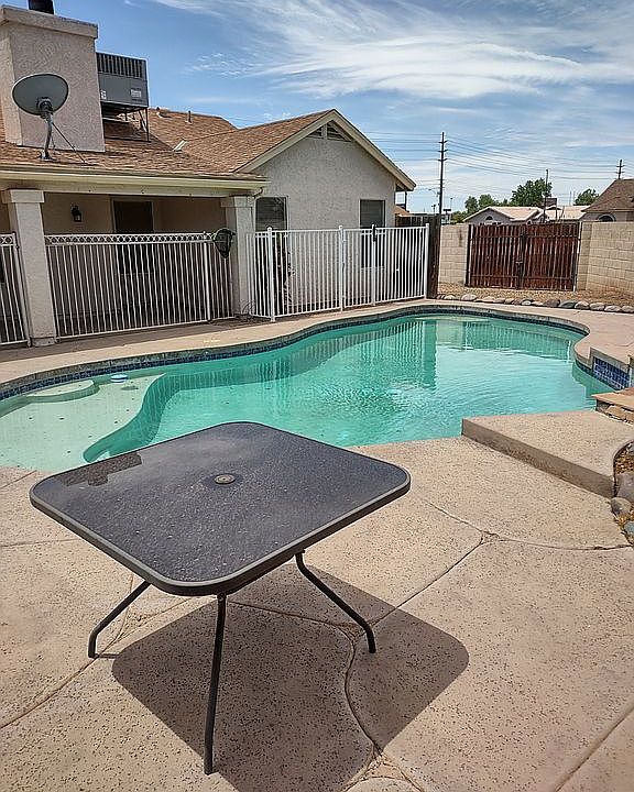 Curved pool b4 pebble-tech