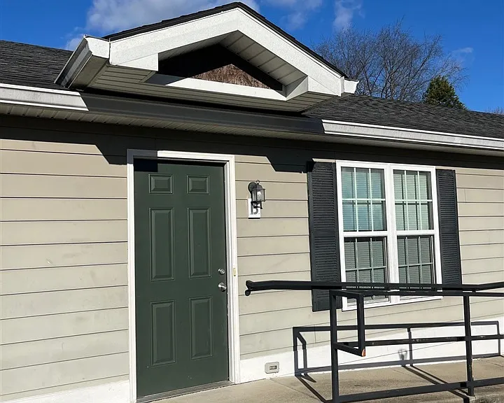135 Amy Ave #B — Photo 1