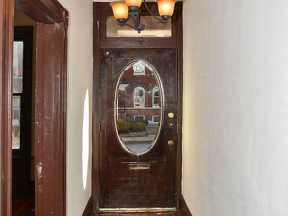 5th image of 3221-3223 Indiana Ave
