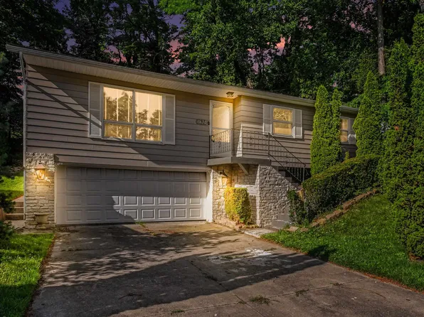 1824 Peachtree Ln, South Bend, IN 46617