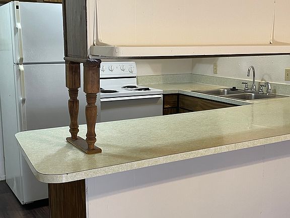 4th image of 1800 Romack Ct APT B