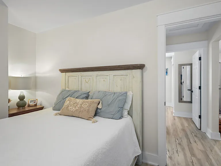 71 E Lafavre Ln — Photo 18