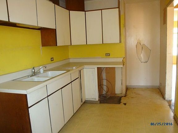 2nd image of 754 Walnut St #0
