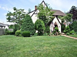 10 Devon Rd, Rockville Centre, NY 11570