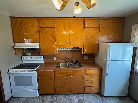 3rd image of 502 1st St