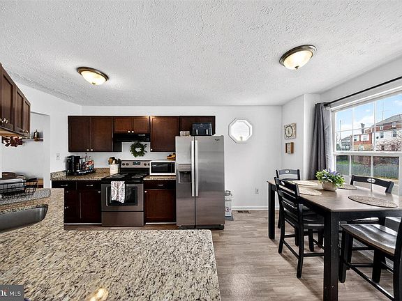 5th image of 368 Park Ln