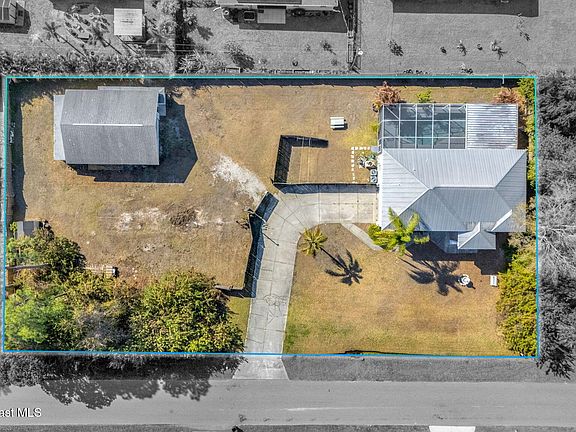 2nd image of 2600 Diane Ave SE