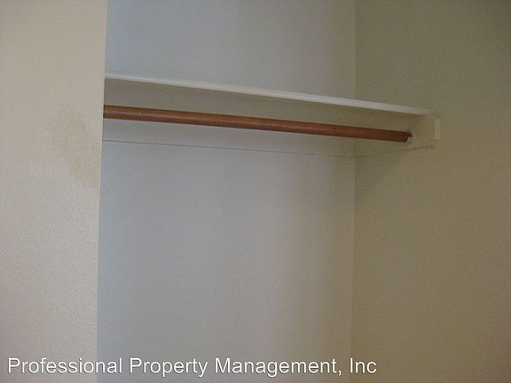 4th image of 204 E Pine St APT 2