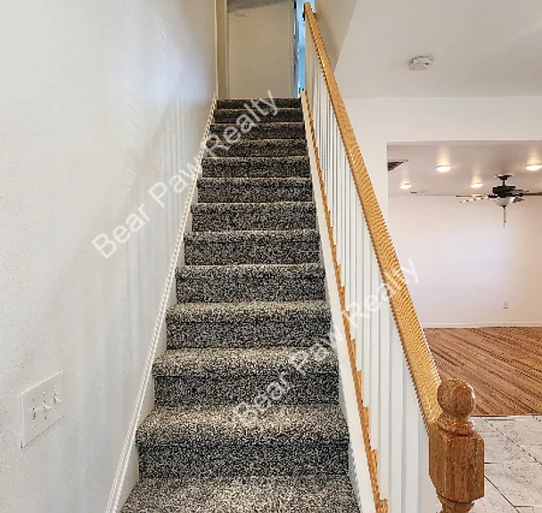 1007 W 29th St — Photo 17