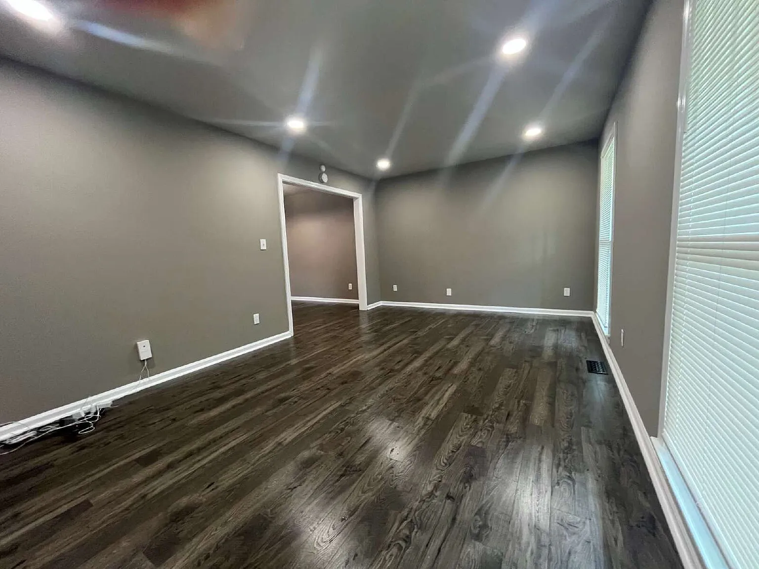 4 bed, 2.0 bath, 2089 sqft, $1,999 — Photo 2