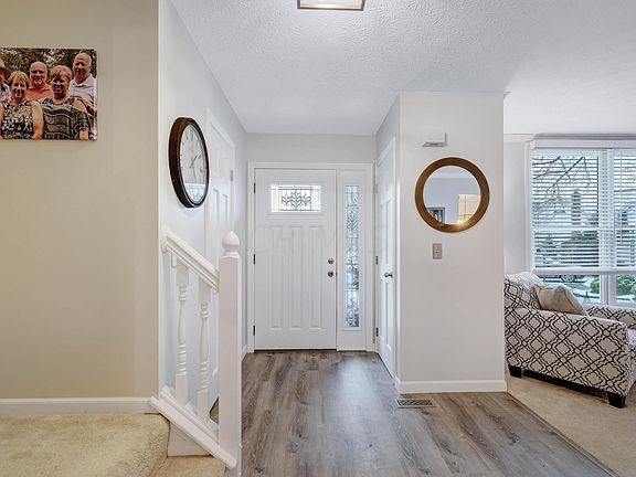 2nd image of 1048 Greythorne Pl
